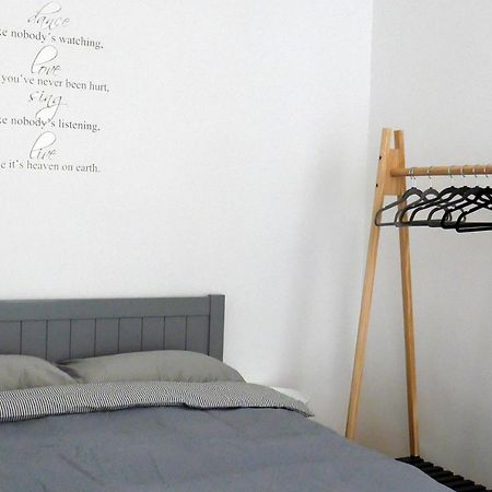 Romantic Apartment On Rynok Square With Air-Conditioning リヴィウ エクステリア 写真