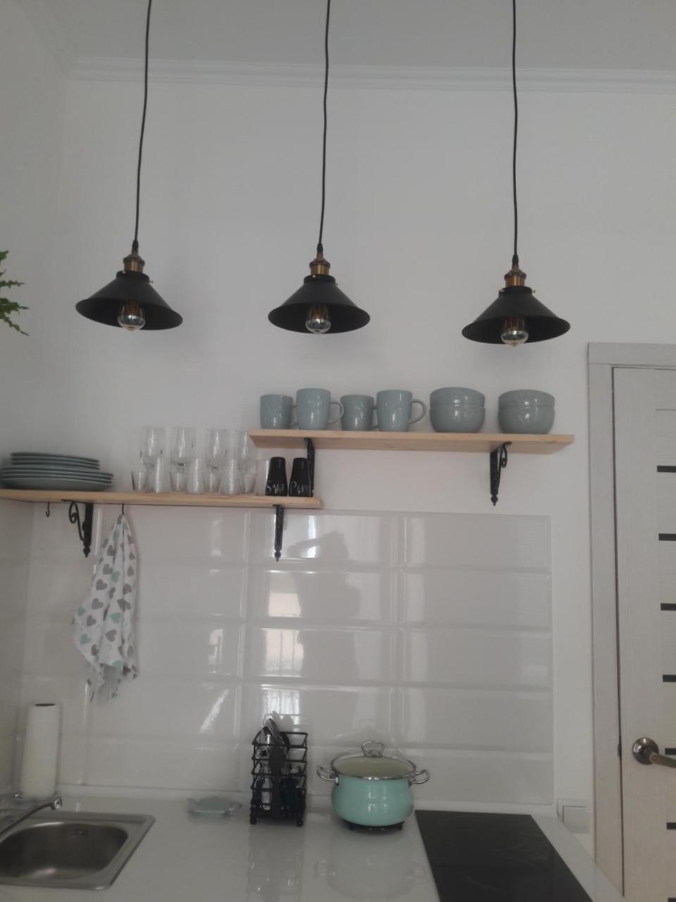 Romantic Apartment On Rynok Square With Air-Conditioning リヴィウ エクステリア 写真