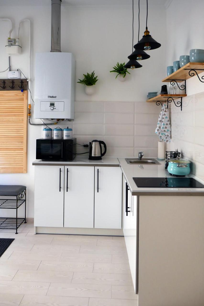 Romantic Apartment On Rynok Square With Air-Conditioning リヴィウ エクステリア 写真
