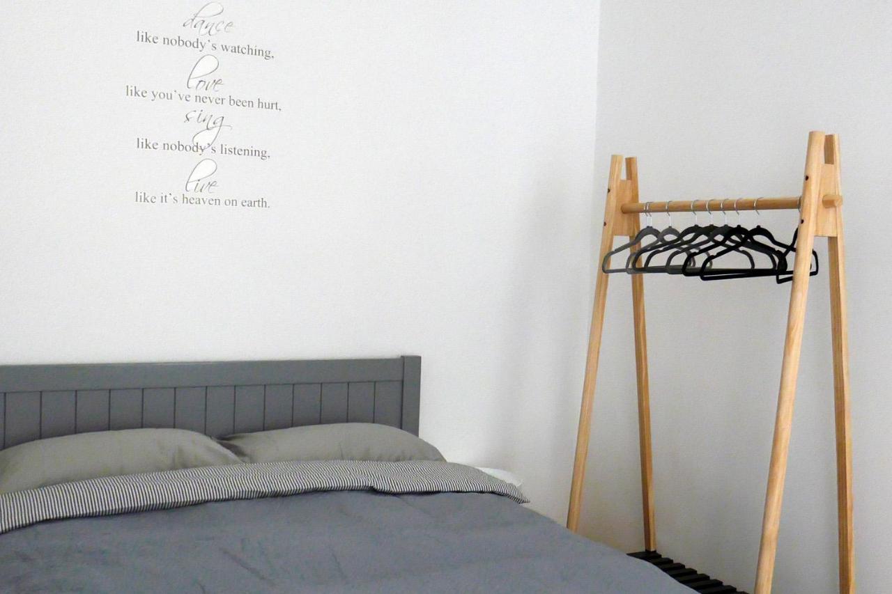 Romantic Apartment On Rynok Square With Air-Conditioning リヴィウ エクステリア 写真