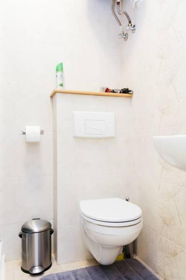 Romantic Apartment On Rynok Square With Air-Conditioning リヴィウ 部屋 写真